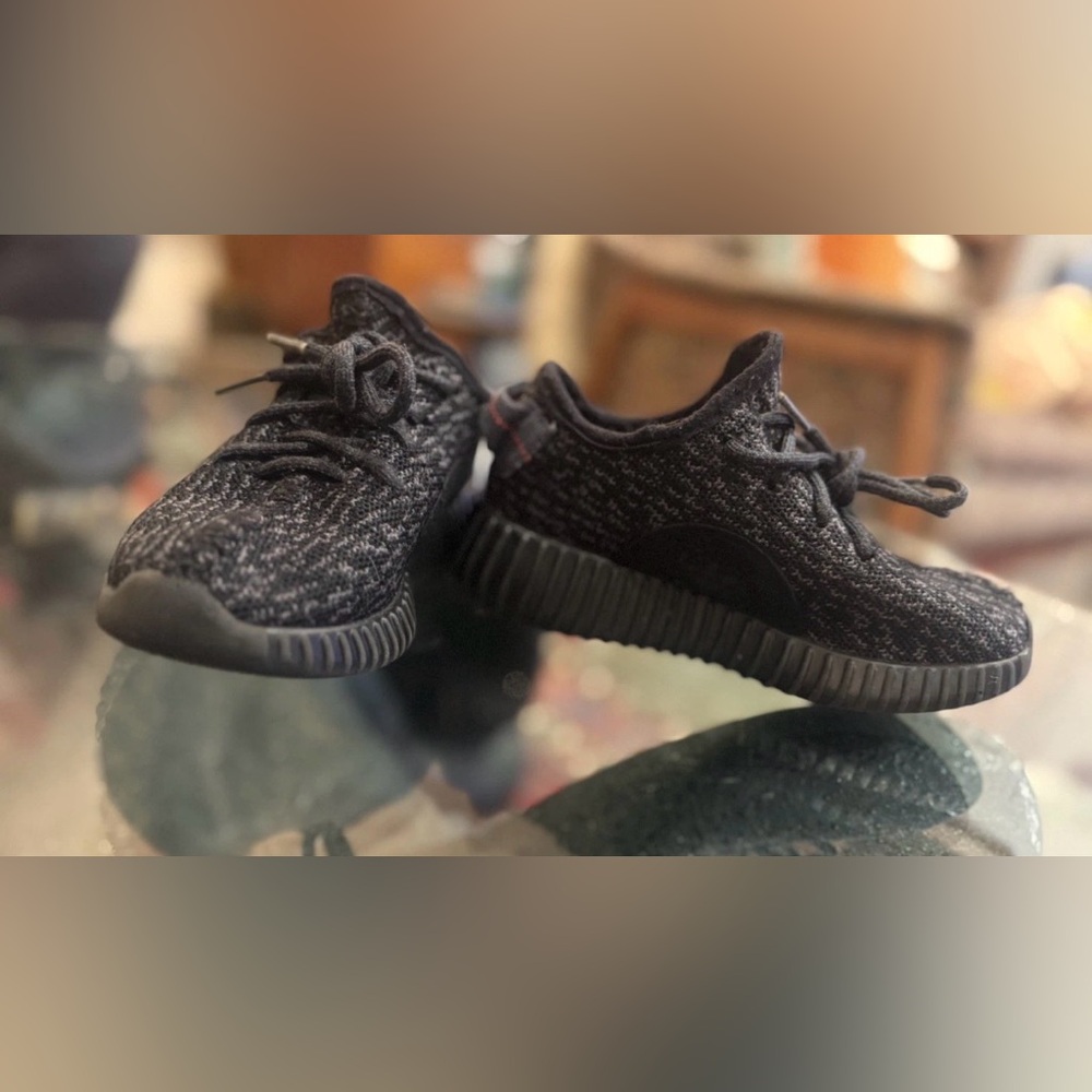 adidas Yeezy 350 - Little Kid LK Youth 13.5 - Pirate Black - Picture 14 of 16